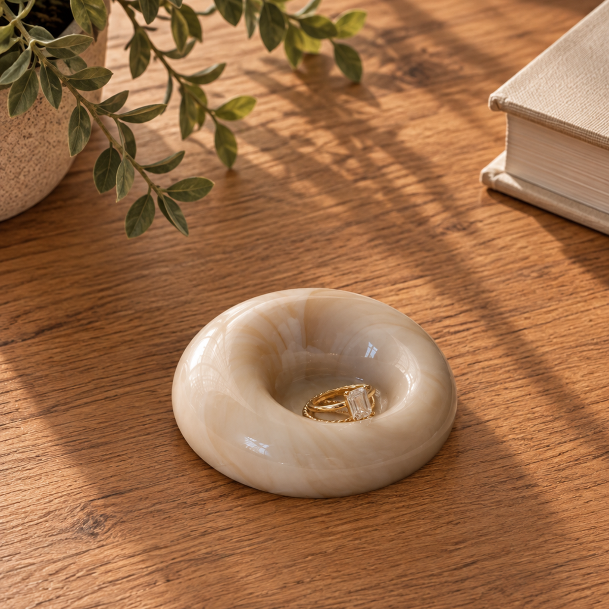 GIA RING DISH